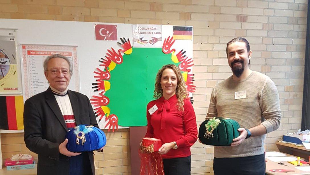 Fatih YAVUZ Öğretmenimizin Açık kapı gününde Türkçe ve Türk Kültürü dersi ve Ülkemiz tanıtımı